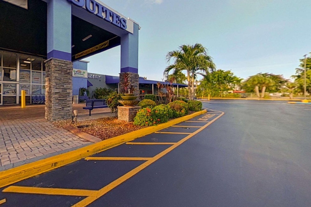 Rodeway Inn & Suites Fort Lauderdale Airport & Cruise Port