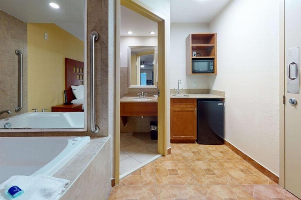 Rodeway Inn & Suites Fort Lauderdale Airport & Cruise Port image 26